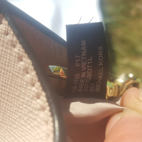 Michael Kors medium tote style purse & wallet - Picture 2 of 8